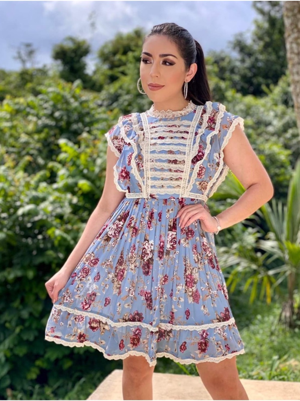 Entro dusty blue floral lace sleeveless ruffled mini dress M Stunning